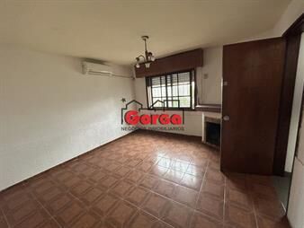 https://www.gallito.com.uy/dos-casas-en-un-mismo-padrã³n-sobre-duque-de-los-inmuebles-27892133