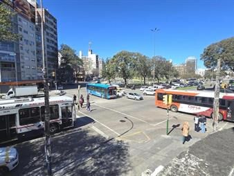 https://www.gallito.com.uy/venta-de-gran-casa-en-padron-unico-en-tres-cruces-montevid-inmuebles-27865644