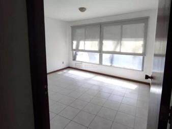 https://www.gallito.com.uy/amplio-monoambiente-adaptado-a-un-dormitorio-en-venta-pun-inmuebles-27723163