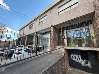 https://www.gallito.com.uy/vende-casa-la-blanqueada-dos-dormitorios-garaje-inmuebles-27892942