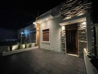 https://www.gallito.com.uy/hermosa-casa-de-3-dorm-con-cochera-terraza-y-inmuebles-27893025