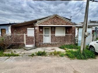 https://www.gallito.com.uy/venta-casa-de-2-dormitorios-en-zona-centrica-pando-inmuebles-27896109