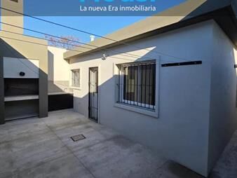 https://www.gallito.com.uy/casa-en-alquiler-muy-hermosa-2-dormitorios-cochera-patio-y-inmuebles-27896448