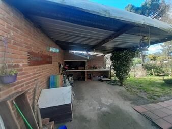 https://www.gallito.com.uy/venta-de-casa-y-2-monoambientes-en-el-pinar-amplio-terren-inmuebles-27896462