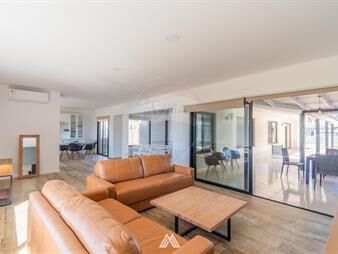 https://www.gallito.com.uy/alquiler-casa-4-dorm-colinas-de-carrasco-piscina-inmuebles-27853948
