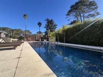https://www.gallito.com.uy/venta-casa-punta-del-este-4-dormitorios-en-barrio-inmuebles-27897010