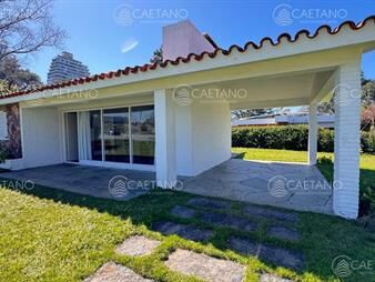 https://www.gallito.com.uy/casa-de-3-dormitorios-en-venta-en-la-mansa-inmuebles-27125072