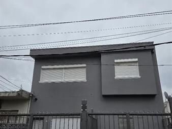 https://www.gallito.com.uy/confortable-casa-de-3-dormitorios-con-cochera-inmuebles-27897194