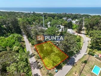 https://www.gallito.com.uy/venta-de-lote-en-rincon-del-indio-punta-del-inmuebles-27772242