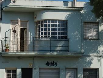 https://www.gallito.com.uy/casa-en-venta-tres-cruces-3-dormitorios-parrillero-balcon-inmuebles-27753929