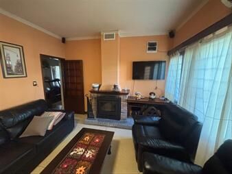 https://www.gallito.com.uy/excelente-propiedad-a-una-cuadra-de-av-garzon-en-pleno-cen-inmuebles-27899733