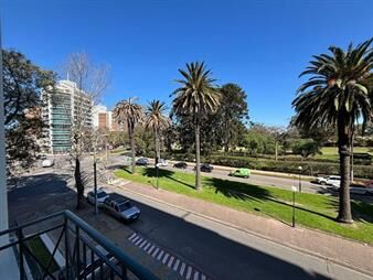 https://web5.gallito.com.uy/casatroja-alquiler-apartamento-de-lujo-frente-al-golf-inmuebles-27892041