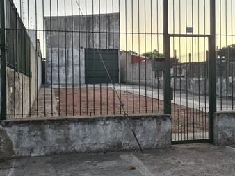https://www.gallito.com.uy/venta-local-galpon-deposito-sayago-adolfo-rodriguez-y-garzo-inmuebles-15282296