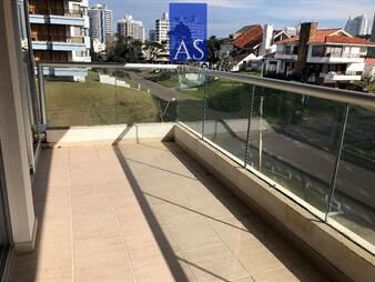 https://www.gallito.com.uy/apartamento-2-dormitorios-icon-brava-playa-inmuebles-27906772