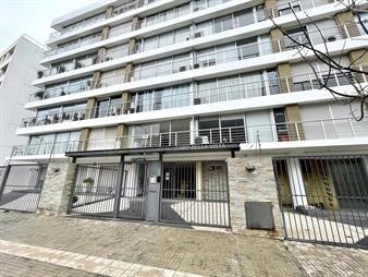 https://www.gallito.com.uy/venta-apartamento-de-1-dormitorio-y-garaje-en-malvin-a-paso-inmuebles-27756620
