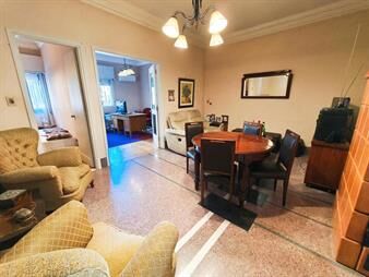 https://www.gallito.com.uy/venta-de-padron-unico-en-tres-cruces-muchas-posibilidades-inmuebles-27907016