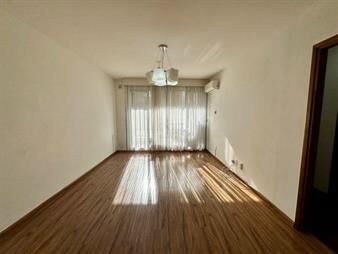 https://www.gallito.com.uy/venta-de-apartamento-en-pocitos-de-1-dormitorio-y-dos-baños-inmuebles-27907106
