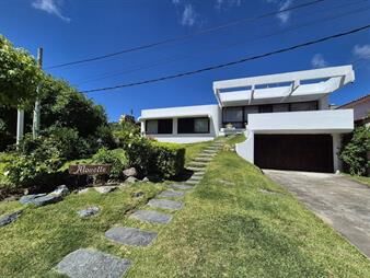 https://www.gallito.com.uy/alquiler-temporada-casa-playa-mansa-4-dormitorios-inmuebles-27771564