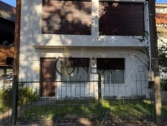 https://www.gallito.com.uy/casa-en-carrasco-sur-flia-o-empresa-inmuebles-27907369