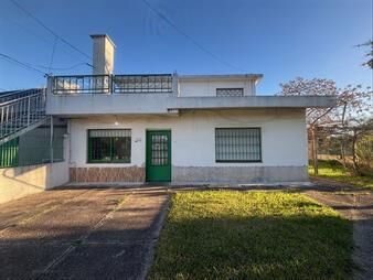 https://www.gallito.com.uy/casa-apartamento-amplio-garaje-y-localtaller-en-venta-en-inmuebles-27907769