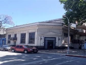https://web5.gallito.com.uy/sobre-gral-flores-esquina-500-m2-edificada-inmuebles-27907784