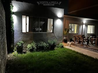 https://www.gallito.com.uy/casa-galpã³n-en-alquiler-3-dormitorios-2-inmuebles-27913626