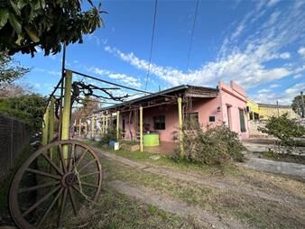 https://www.gallito.com.uy/casa-quinta-unica-en-la-ciudad-2000-m2-terreno-inmuebles-27913644