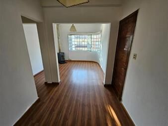 https://www.gallito.com.uy/venta-apartamento-de-3-dormitorios-2-baños-y-patio-con-par-inmuebles-27913790
