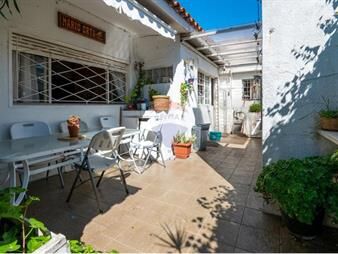 https://www.gallito.com.uy/venta-casa-en-malvin-3-dormitorios-garaje-para-4-inmuebles-27914086