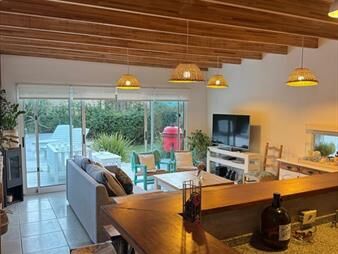https://www.gallito.com.uy/hermosa-casa-en-pinares-3-dorm-dep-barbacoa-y-piscina-inmuebles-27914116