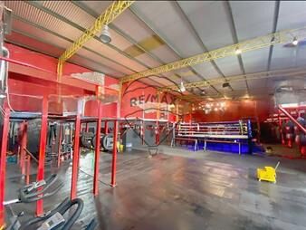 https://www.gallito.com.uy/venta-galpon-local-comercial-centro-sur-inmuebles-27914455
