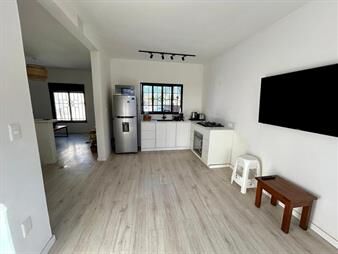 https://www.gallito.com.uy/alquiler-casa-de-altos-de-1-dormitorio-terraza-con-parril-inmuebles-27917983
