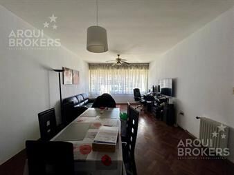 https://www.gallito.com.uy/apartamento-de-dos-dormitorios-en-venta-en-pocitos-con-pati-inmuebles-27914257