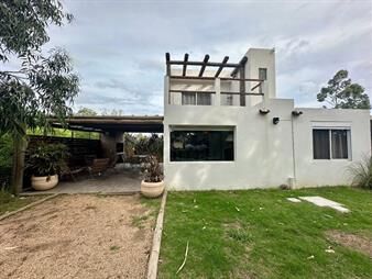 https://www.gallito.com.uy/venta-de-casa-3-dormitorios-punta-fria-inmuebles-27918325