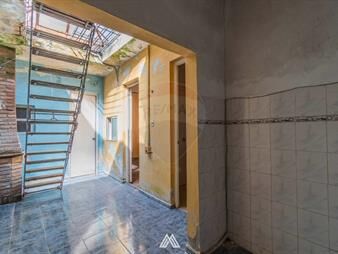 https://www.gallito.com.uy/venta-apartamento-la-comercial-1-dormitorio-inmuebles-27870092