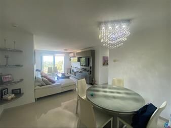 https://www.gallito.com.uy/hermoso-apartamento-sobre-roosevelt-de-3-dormitorios-y-amen-inmuebles-27926896