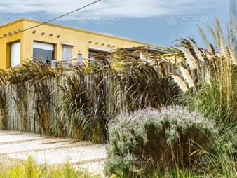 https://www.gallito.com.uy/alquiler-temporal-casa-7-dormitorios-punta-piedras-manant-inmuebles-25910899