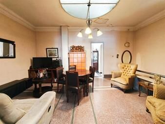 https://www.gallito.com.uy/venta-casa-ideal-para-empresa-en-tres-cruces-muchas-posibi-inmuebles-27929143