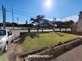 https://www.gallito.com.uy/casa-en-alquiler-primera-lã­nea-en-playa-mansa-inmuebles-27929457