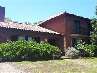 https://www.gallito.com.uy/casa-en-alquiler-4-dormitorios-en-punta-del-este-san-rafael-inmuebles-27929494