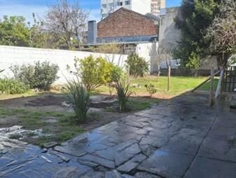 https://www.gallito.com.uy/confortable-apartamento-tipo-casa-de-2-con-patio-inmuebles-27929572