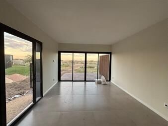 https://www.gallito.com.uy/venta-de-casa-en-ocean-park-de-2-dormitorios-a-estrenar-inmuebles-26882636
