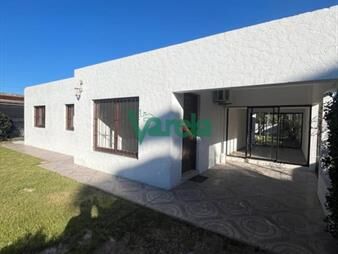 https://www.gallito.com.uy/casa-en-venta-salinas-sur-4-dormitorios-estufa-inmuebles-27935523