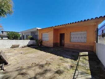 https://www.gallito.com.uy/alquiler-casa-la-teja-3-dorm-cochera-y-parrillero-inmuebles-27935527