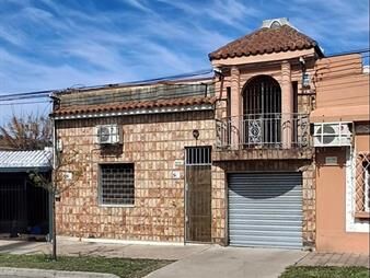 https://www.gallito.com.uy/venta-de-casa-4-dormitorios-garage-amplia-padron-unico-inmuebles-27936420