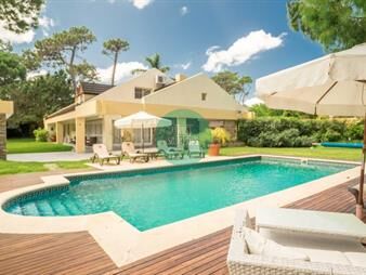 https://www.gallito.com.uy/venta-y-alquiler-anual-importante-casa-6d-mansa-inmuebles-27936827