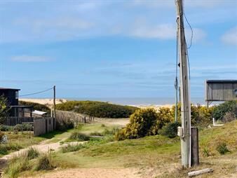 https://www.gallito.com.uy/venta-terreno-punta-rubia-rocha-a-pasos-del-mar-inmuebles-26732268