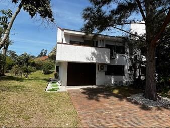 https://www.gallito.com.uy/casa-en-alquiler-anual-5-dormitorios-piscina-grande-40-mt-inmuebles-27941796