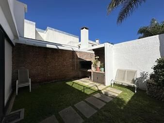 https://www.gallito.com.uy/venta-casa-malvin-sur-3-dormitorios-3-baños-jardin-parrille-inmuebles-27941839