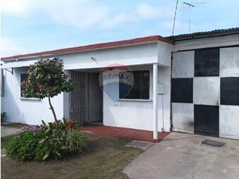 https://www.gallito.com.uy/venta-casa-tres-dormitorios-y-garaje-casavalle-inmuebles-27945819